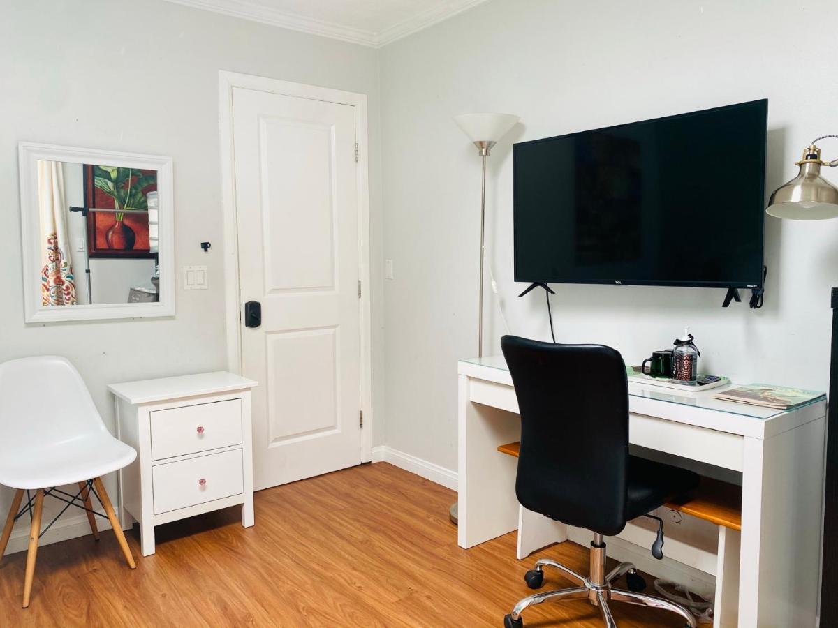 Costa Mesa Homestay - Private Rooms With 2 Shared Baths And Hosts Onsite Eksteriør bilde