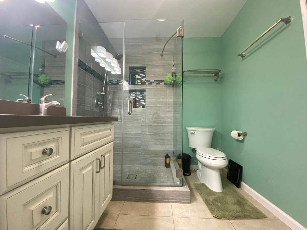 Costa Mesa Homestay - Private Rooms With 2 Shared Baths And Hosts Onsite Eksteriør bilde